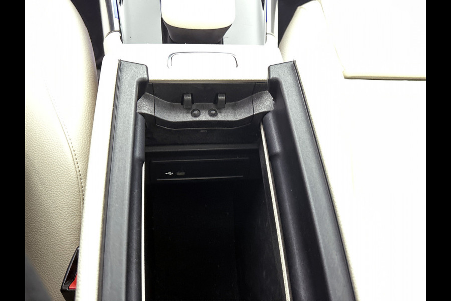 Mercedes-Benz GLA 250 e Business Solution Luxury Limited | Panoramadak | Trekhaak | Navigatie | Alarm | Parking support | Elect bed. voorstoelen met memory | Inclusief 24 maanden MB Certified garantie voor Europa.