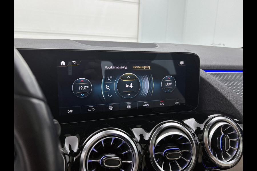 Mercedes-Benz GLA 250 e Business Solution Luxury Limited | Panoramadak | Trekhaak | Navigatie | Alarm | Parking support | Elect bed. voorstoelen met memory | Inclusief 24 maanden MB Certified garantie voor Europa.