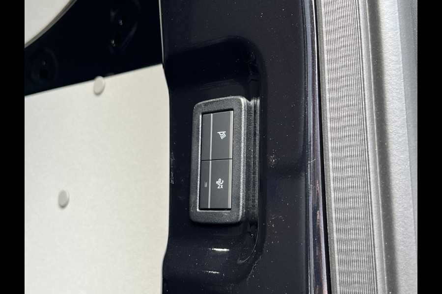 Ford Transit Custom 320 2.5 PHEV L2H1 Limited DC | 233pk | Dubbele Cabine | Dubbele zijschuifdeur | 12-weg verstel- en verwarmbare AGR Stoelen | Inklapbare trekhaak | 17 inch lichtmetalen velgen | Driver Assistance Pack Premium  | Verwarmbaar stuurwiel | Bekleding zijwand en achterdeuren (volledig) | PRIJS EX. BTW INCL. BPM