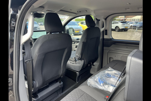 Ford Transit Custom 320 2.5 PHEV L2H1 Limited DC | 233pk | Dubbele Cabine | Dubbele zijschuifdeur | 12-weg verstel- en verwarmbare AGR Stoelen | Inklapbare trekhaak | 17 inch lichtmetalen velgen | Driver Assistance Pack Premium  | Verwarmbaar stuurwiel | Bekleding zijwand en achterdeuren (volledig) | PRIJS EX. BTW INCL. BPM