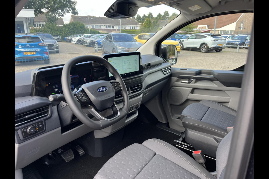 Ford Transit Custom 320 2.5 PHEV L2H1 Limited DC | 233pk | Dubbele Cabine | Dubbele zijschuifdeur | 12-weg verstel- en verwarmbare AGR Stoelen | Inklapbare trekhaak | 17 inch lichtmetalen velgen | Driver Assistance Pack Premium  | Verwarmbaar stuurwiel | Bekleding zijwand en achterdeuren (volledig) | PRIJS EX. BTW INCL. BPM