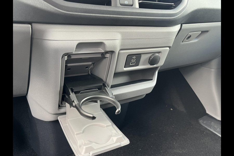 Ford Transit Custom 320 2.5 PHEV L2H1 Limited DC | 233pk | Dubbele Cabine | Dubbele zijschuifdeur | 12-weg verstel- en verwarmbare AGR Stoelen | Inklapbare trekhaak | 17 inch lichtmetalen velgen | Driver Assistance Pack Premium  | Verwarmbaar stuurwiel | Bekleding zijwand en achterdeuren (volledig) | PRIJS EX. BTW INCL. BPM
