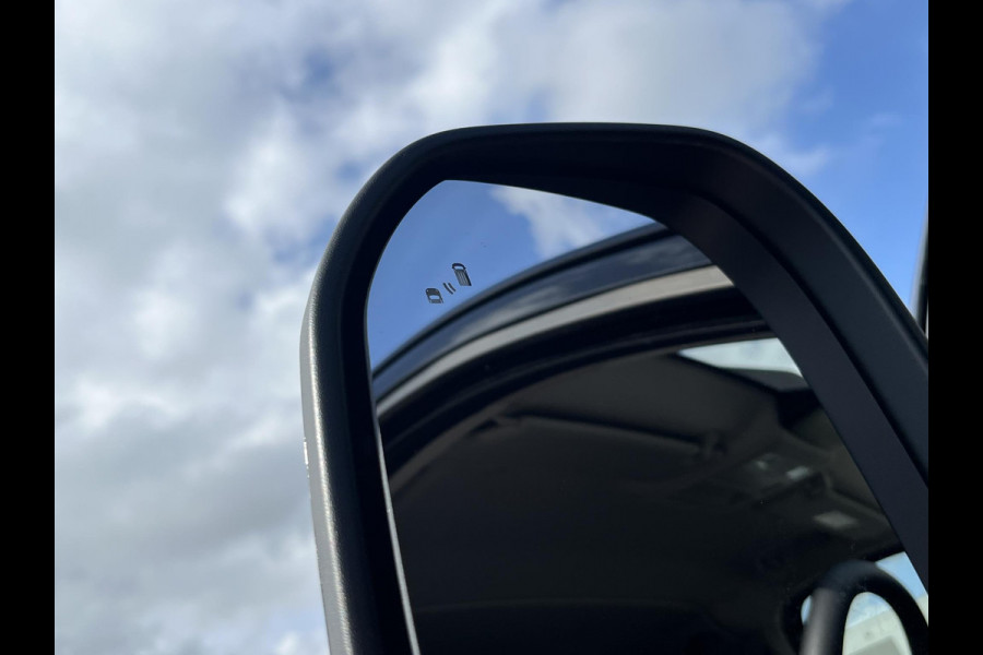 Ford Transit Custom 320 2.5 PHEV L2H1 Limited DC | 233pk | Dubbele Cabine | Dubbele zijschuifdeur | 12-weg verstel- en verwarmbare AGR Stoelen | Inklapbare trekhaak | 17 inch lichtmetalen velgen | Driver Assistance Pack Premium  | Verwarmbaar stuurwiel | Bekleding zijwand en achterdeuren (volledig) | PRIJS EX. BTW INCL. BPM