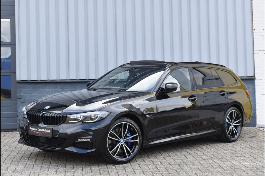 BMW 3 Serie Touring 330e xDrive M-Sport 292 Pk Pano Head-Up Laser Leder 19 Inch BMW 3 Serie Touring 330e xDrive M-Sport 292 Pk Pano Head-Up Laser Leder 19 Inch