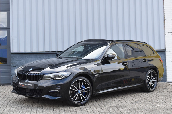BMW 3 Serie Touring 330e xDrive M-Sport 292 Pk Pano Head-Up Laser Leder 19 Inch BMW 3 Serie Touring 330e xDrive M-Sport 292 Pk Pano Head-Up Laser Leder 19 Inch