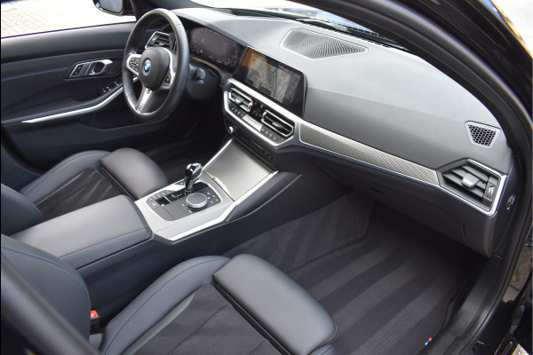 BMW 3 Serie Touring 330e xDrive M-Sport 292 Pk Pano Head-Up Laser Leder 19 Inch BMW 3 Serie Touring 330e xDrive M-Sport 292 Pk Pano Head-Up Laser Leder 19 Inch