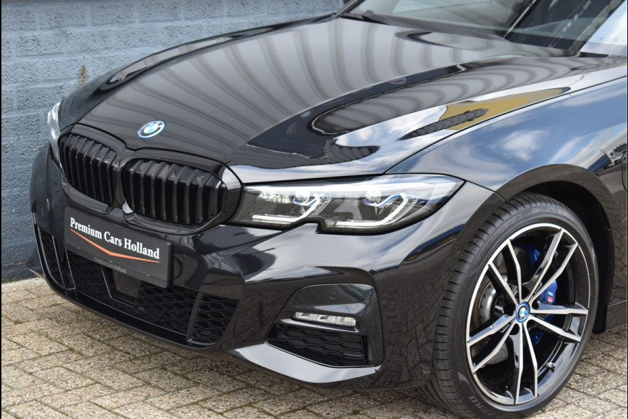 BMW 3 Serie Touring 330e xDrive M-Sport 292 Pk Pano Head-Up Laser Leder 19 Inch BMW 3 Serie Touring 330e xDrive M-Sport 292 Pk Pano Head-Up Laser Leder 19 Inch