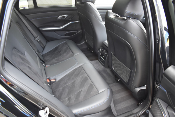 BMW 3 Serie Touring 330e xDrive M-Sport 292 Pk Pano Head-Up Laser Leder 19 Inch BMW 3 Serie Touring 330e xDrive M-Sport 292 Pk Pano Head-Up Laser Leder 19 Inch