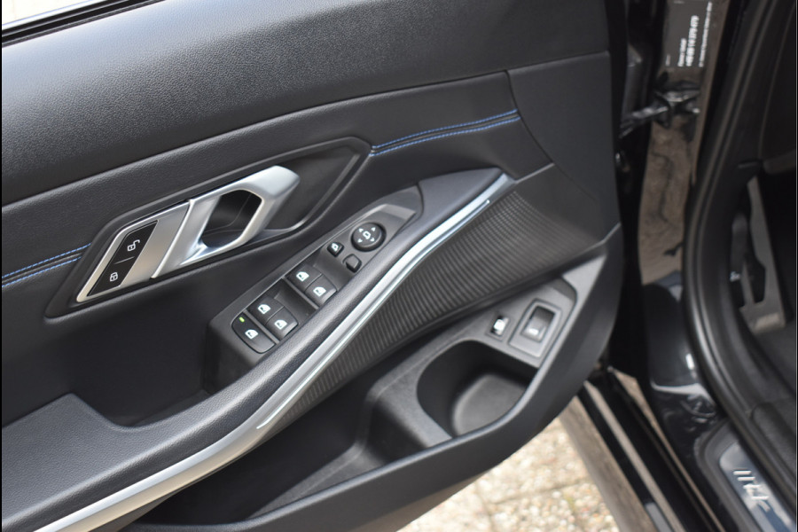 BMW 3 Serie Touring 330e xDrive M-Sport 292 Pk Pano Head-Up Laser Leder 19 Inch BMW 3 Serie Touring 330e xDrive M-Sport 292 Pk Pano Head-Up Laser Leder 19 Inch