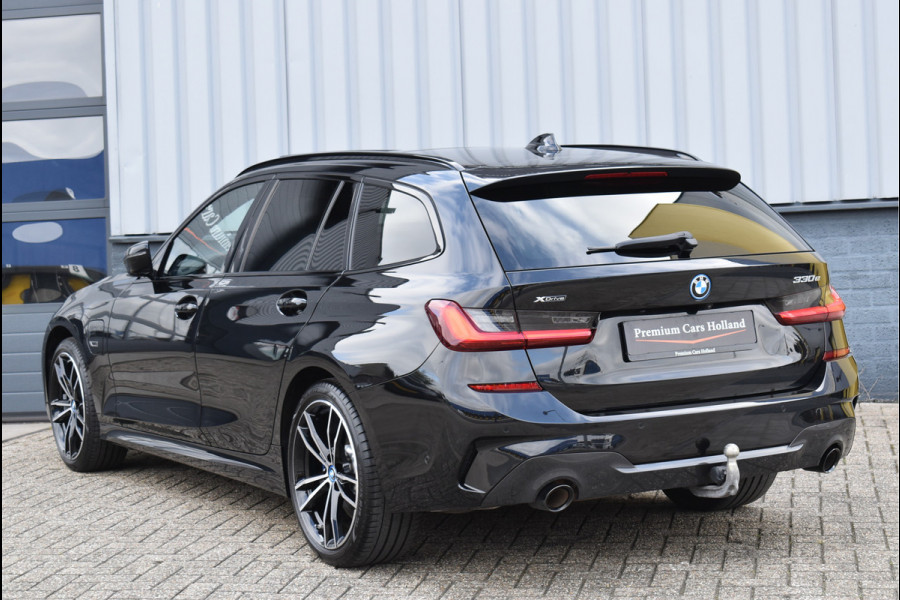 BMW 3 Serie Touring 330e xDrive M-Sport 292 Pk Pano Head-Up Laser Leder 19 Inch BMW 3 Serie Touring 330e xDrive M-Sport 292 Pk Pano Head-Up Laser Leder 19 Inch