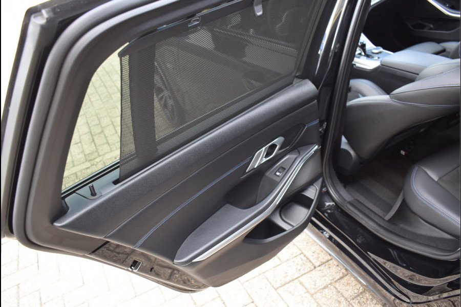 BMW 3 Serie Touring 330e xDrive M-Sport 292 Pk Pano Head-Up Laser Leder 19 Inch BMW 3 Serie Touring 330e xDrive M-Sport 292 Pk Pano Head-Up Laser Leder 19 Inch