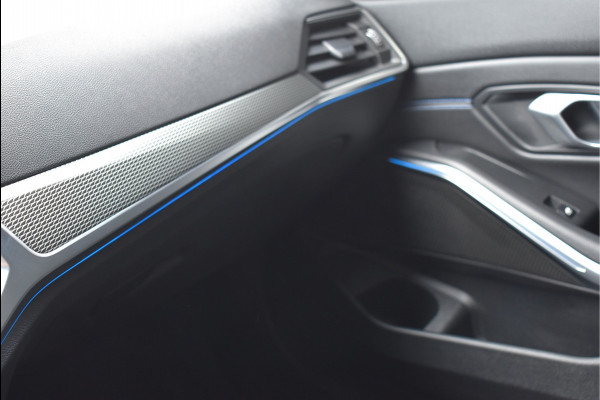 BMW 3 Serie Touring 330e xDrive M-Sport 292 Pk Pano Head-Up Laser Leder 19 Inch BMW 3 Serie Touring 330e xDrive M-Sport 292 Pk Pano Head-Up Laser Leder 19 Inch