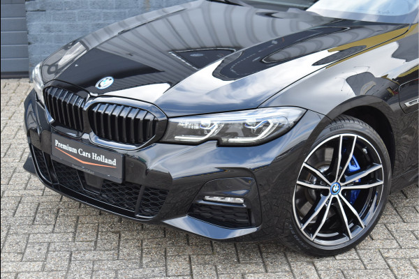BMW 3 Serie Touring 330e xDrive M-Sport 292 Pk Pano Head-Up Laser Leder 19 Inch BMW 3 Serie Touring 330e xDrive M-Sport 292 Pk Pano Head-Up Laser Leder 19 Inch