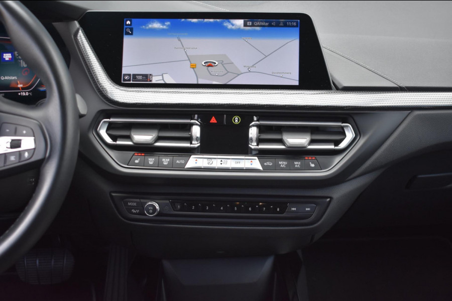 BMW 1-serie 118i Sport line | STOELVERWARMING | APPLE CARPLAY | ANDROID AUTO | NAP | SFEERVERLICHTING