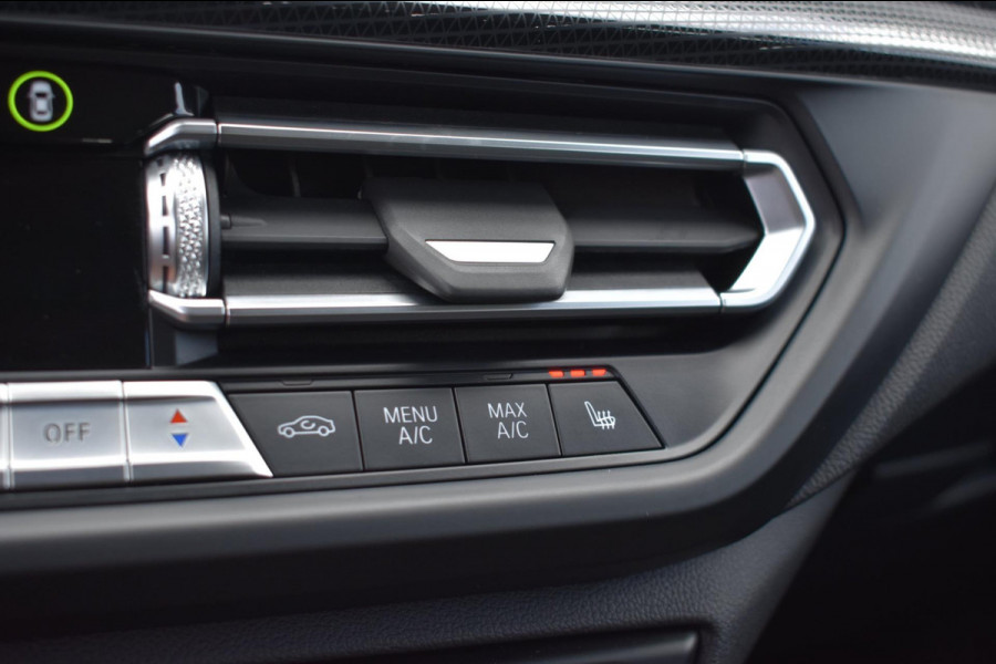 BMW 1-serie 118i Sport line | STOELVERWARMING | APPLE CARPLAY | ANDROID AUTO | NAP | SFEERVERLICHTING