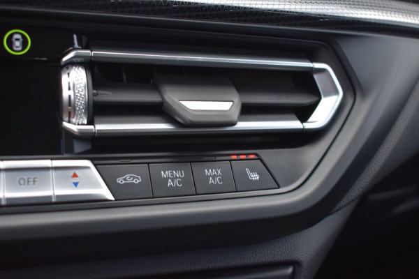 BMW 1-serie 118i Sport line | STOELVERWARMING | APPLE CARPLAY | ANDROID AUTO | NAP | SFEERVERLICHTING