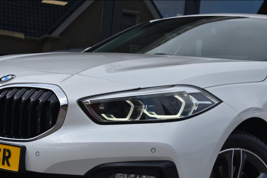 BMW 1-serie 118i Sport line | STOELVERWARMING | APPLE CARPLAY | ANDROID AUTO | NAP | SFEERVERLICHTING