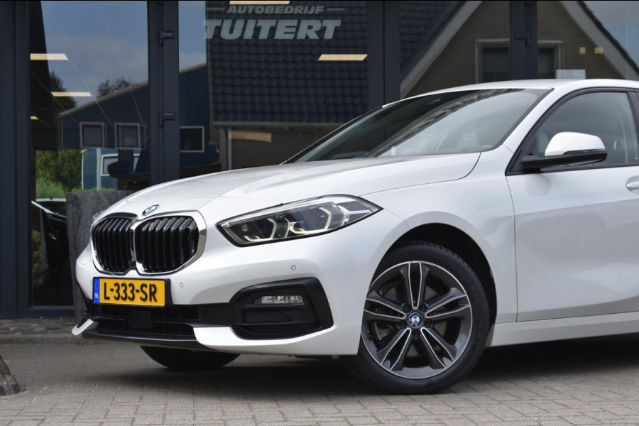 BMW 1-serie 118i Sport line | STOELVERWARMING | APPLE CARPLAY | ANDROID AUTO | NAP | SFEERVERLICHTING