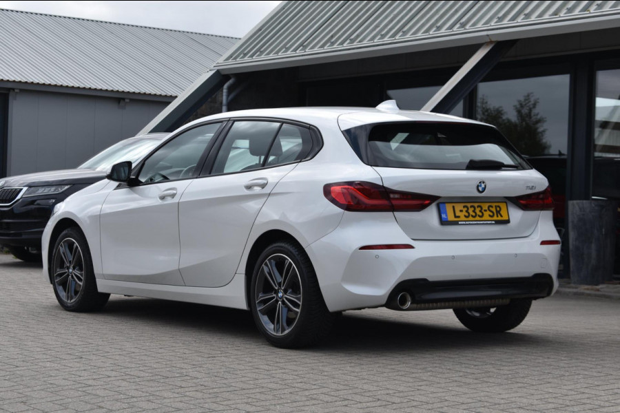 BMW 1-serie 118i Sport line | STOELVERWARMING | APPLE CARPLAY | ANDROID AUTO | NAP | SFEERVERLICHTING