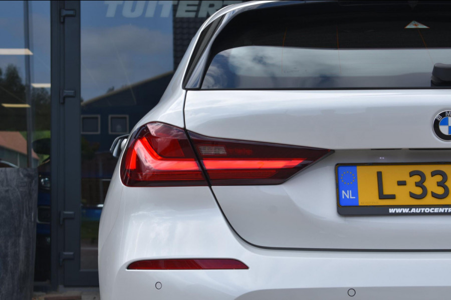 BMW 1-serie 118i Sport line | STOELVERWARMING | APPLE CARPLAY | ANDROID AUTO | NAP | SFEERVERLICHTING