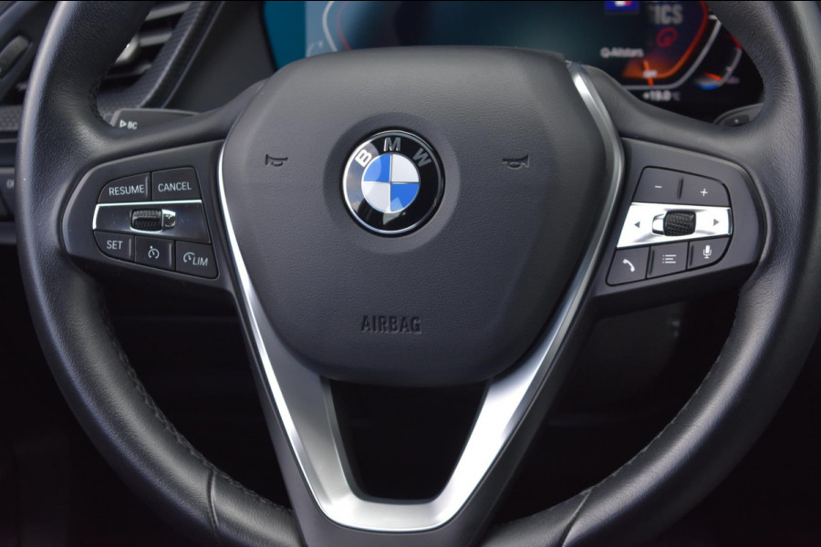 BMW 1-serie 118i Sport line | STOELVERWARMING | APPLE CARPLAY | ANDROID AUTO | NAP | SFEERVERLICHTING