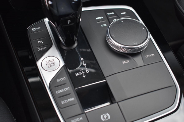 BMW 1-serie 118i Sport line | STOELVERWARMING | APPLE CARPLAY | ANDROID AUTO | NAP | SFEERVERLICHTING