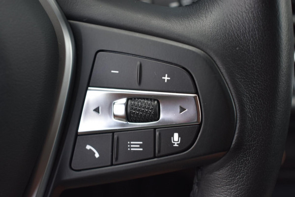 BMW 1-serie 118i Sport line | STOELVERWARMING | APPLE CARPLAY | ANDROID AUTO | NAP | SFEERVERLICHTING