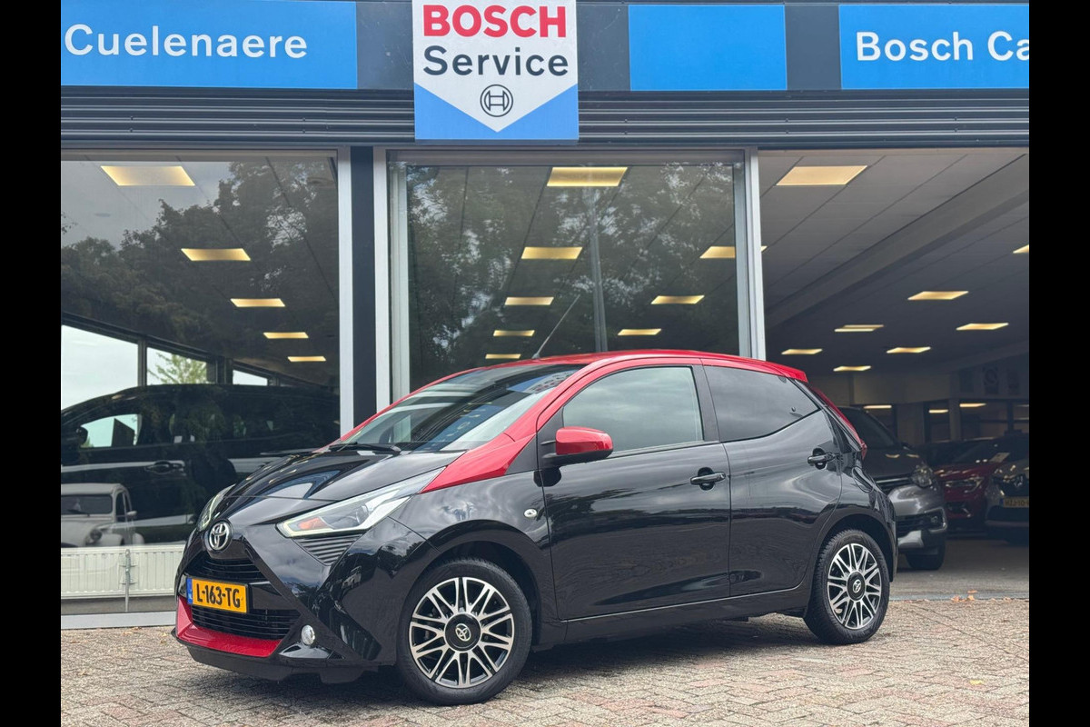 Toyota Aygo 1.0 VVT-i x-clusiv / Lederen bekleding / Climate Controle / Handsfree/ Carplay