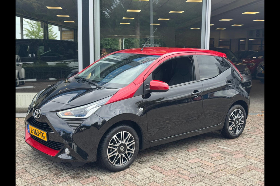 Toyota Aygo 1.0 VVT-i x-clusiv / Lederen bekleding / Climate Controle / Handsfree/ Carplay