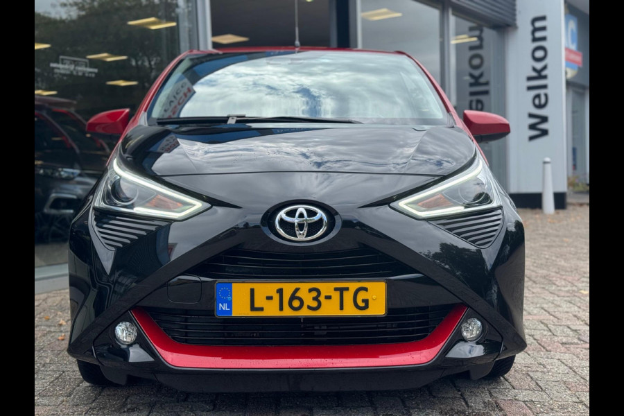 Toyota Aygo 1.0 VVT-i x-clusiv / Lederen bekleding / Climate Controle / Handsfree/ Carplay