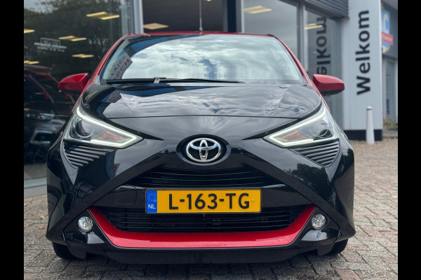 Toyota Aygo 1.0 VVT-i x-clusiv / Lederen bekleding / Climate Controle / Handsfree/ Carplay