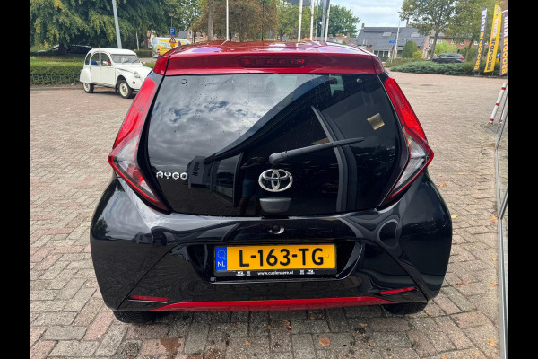 Toyota Aygo 1.0 VVT-i x-clusiv / Lederen bekleding / Climate Controle / Handsfree/ Carplay