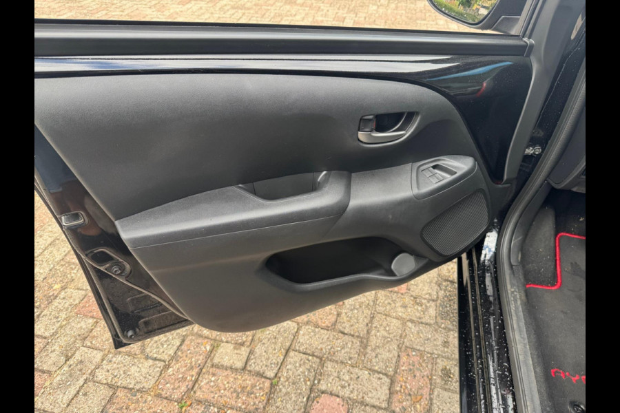 Toyota Aygo 1.0 VVT-i x-clusiv / Lederen bekleding / Climate Controle / Handsfree/ Carplay