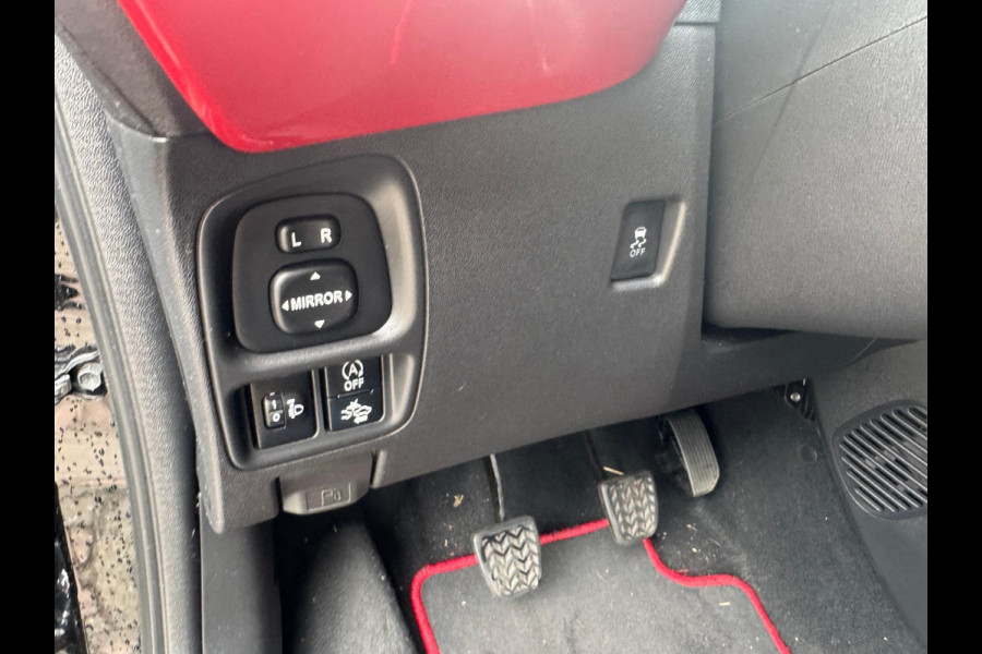 Toyota Aygo 1.0 VVT-i x-clusiv / Lederen bekleding / Climate Controle / Handsfree/ Carplay