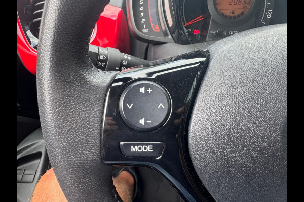 Toyota Aygo 1.0 VVT-i x-clusiv / Lederen bekleding / Climate Controle / Handsfree/ Carplay