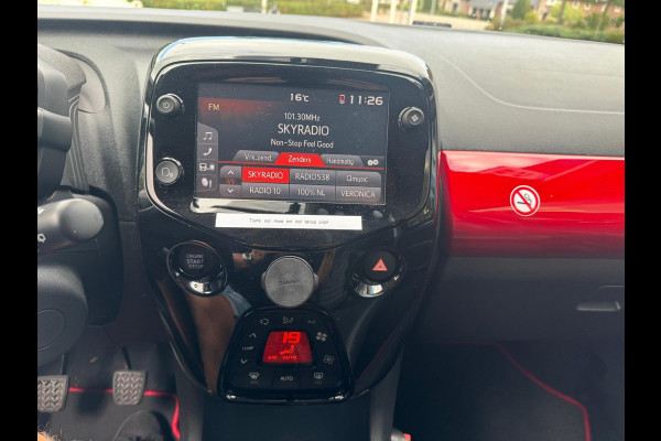 Toyota Aygo 1.0 VVT-i x-clusiv / Lederen bekleding / Climate Controle / Handsfree/ Carplay