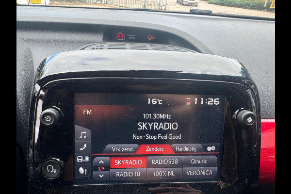 Toyota Aygo 1.0 VVT-i x-clusiv / Lederen bekleding / Climate Controle / Handsfree/ Carplay