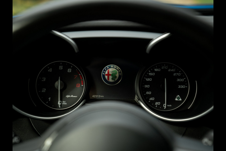 Alfa Romeo Giulia 2.9 V6 Quadrifoglio | Adapt. cruise | Blu Misano | Prins onderhouden