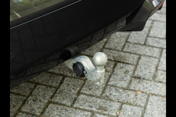 BMW iX xDrive40 - Sportpakket - Pano - Trekhaak - Soft Close - Driving Ass Prof - Lasers