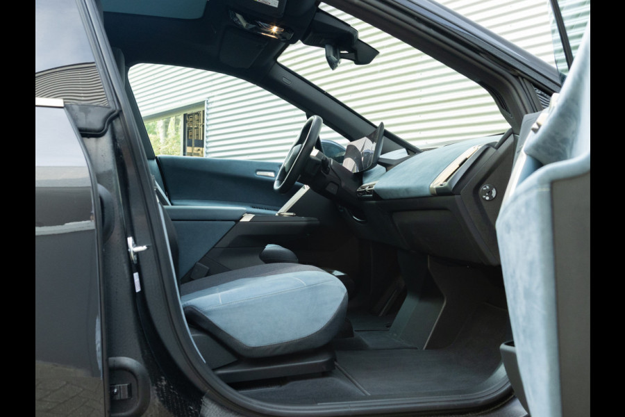 BMW iX xDrive40 - Sportpakket - Pano - Trekhaak - Soft Close - Driving Ass Prof - Lasers