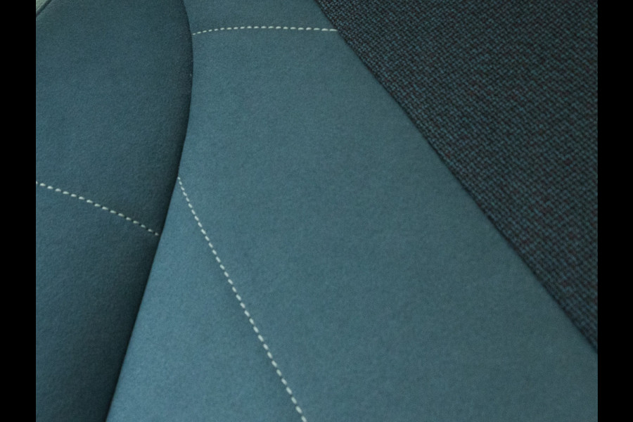 BMW iX xDrive40 - Sportpakket - Pano - Trekhaak - Soft Close - Driving Ass Prof - Lasers