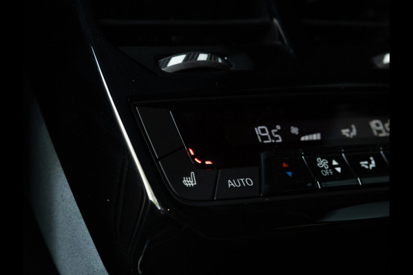 BMW iX xDrive40 - Sportpakket - Pano - Trekhaak - Soft Close - Driving Ass Prof - Lasers