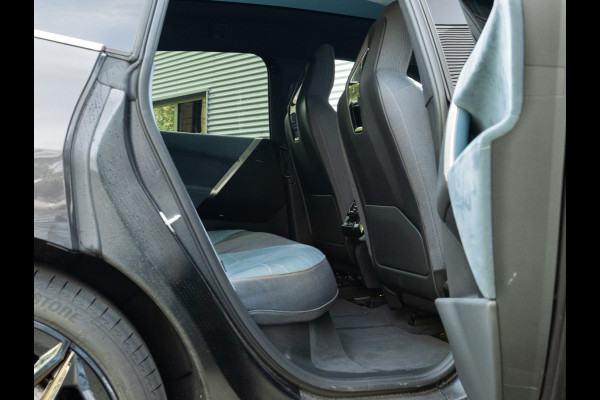 BMW iX xDrive40 - Sportpakket - Pano - Trekhaak - Soft Close - Driving Ass Prof - Lasers