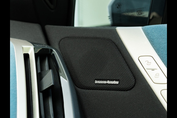 BMW iX xDrive40 - Sportpakket - Pano - Trekhaak - Soft Close - Driving Ass Prof - Lasers