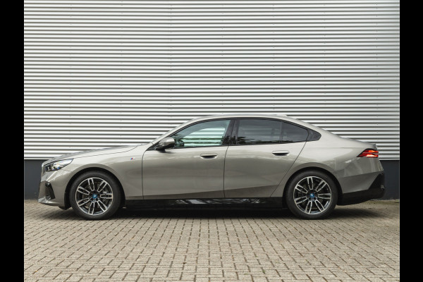 BMW i5 xDrive40 M-Sport - Onderstel Prof - Trekhaak - Bowers & Wilkins - Driving Ass Prof