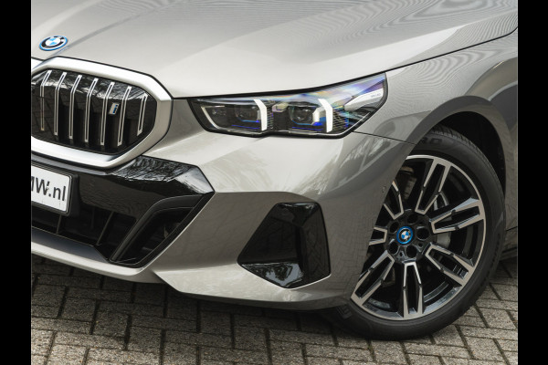 BMW i5 xDrive40 M-Sport - Onderstel Prof - Trekhaak - Bowers & Wilkins - Driving Ass Prof