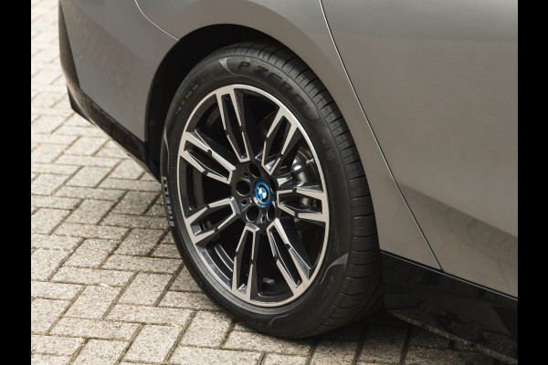 BMW i5 xDrive40 M-Sport - Onderstel Prof - Trekhaak - Bowers & Wilkins - Driving Ass Prof
