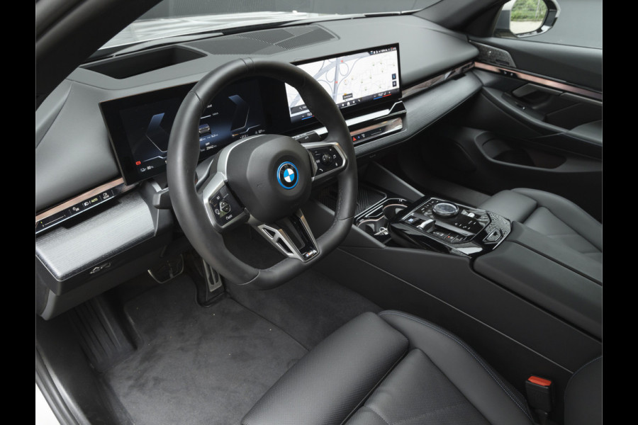 BMW i5 xDrive40 M-Sport - Onderstel Prof - Trekhaak - Bowers & Wilkins - Driving Ass Prof