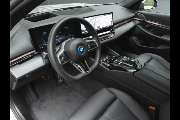 BMW i5 xDrive40 M-Sport - Onderstel Prof - Trekhaak - Bowers & Wilkins - Driving Ass Prof