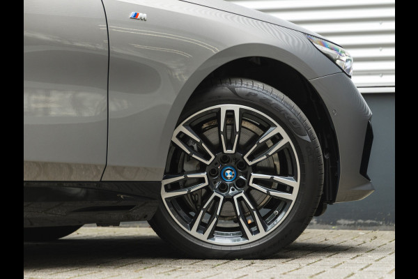 BMW i5 xDrive40 M-Sport - Onderstel Prof - Trekhaak - Bowers & Wilkins - Driving Ass Prof